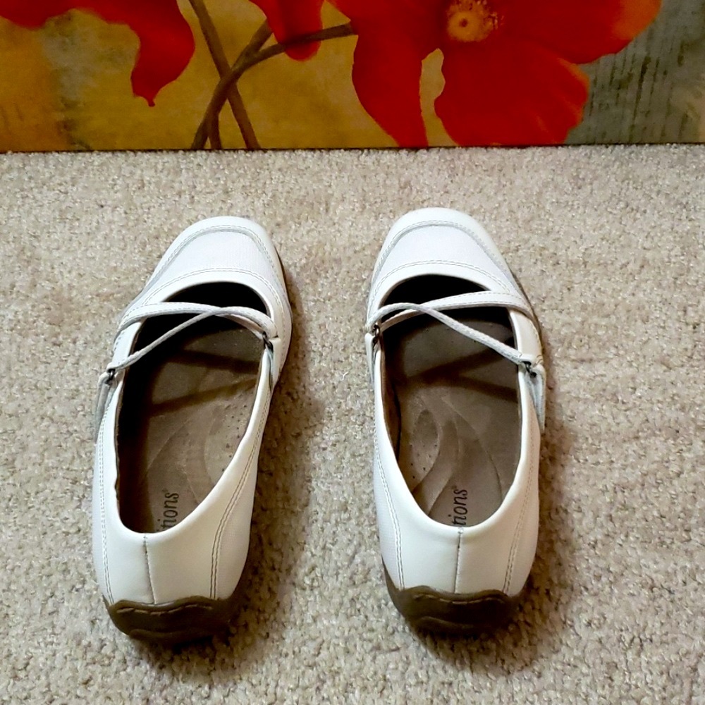 Shoes - Picture 2 of 5